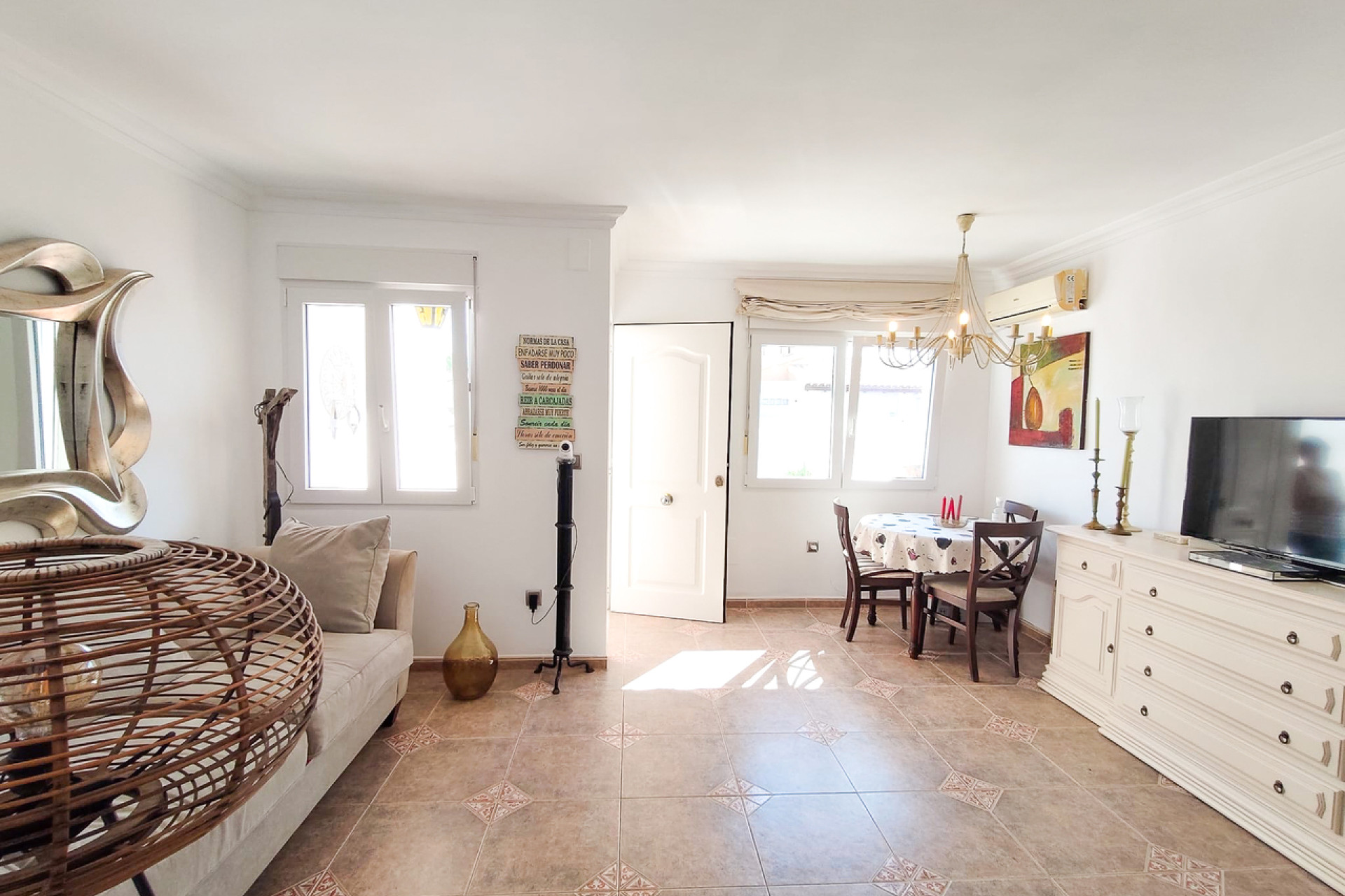 Herverkoop - Herenhuis -
Torrevieja - Los Balcones