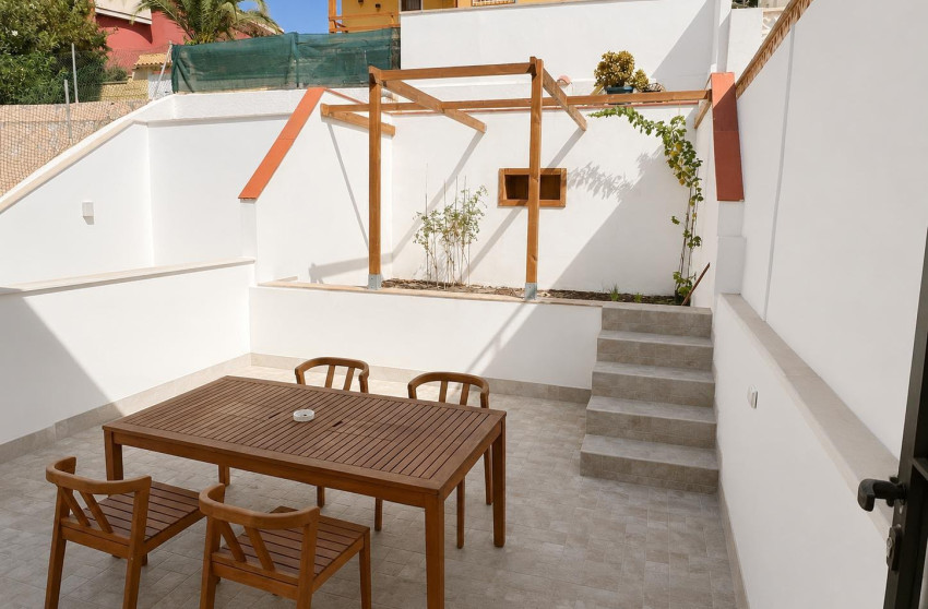 Herverkoop - Herenhuis -
Torrevieja - Los Balcones