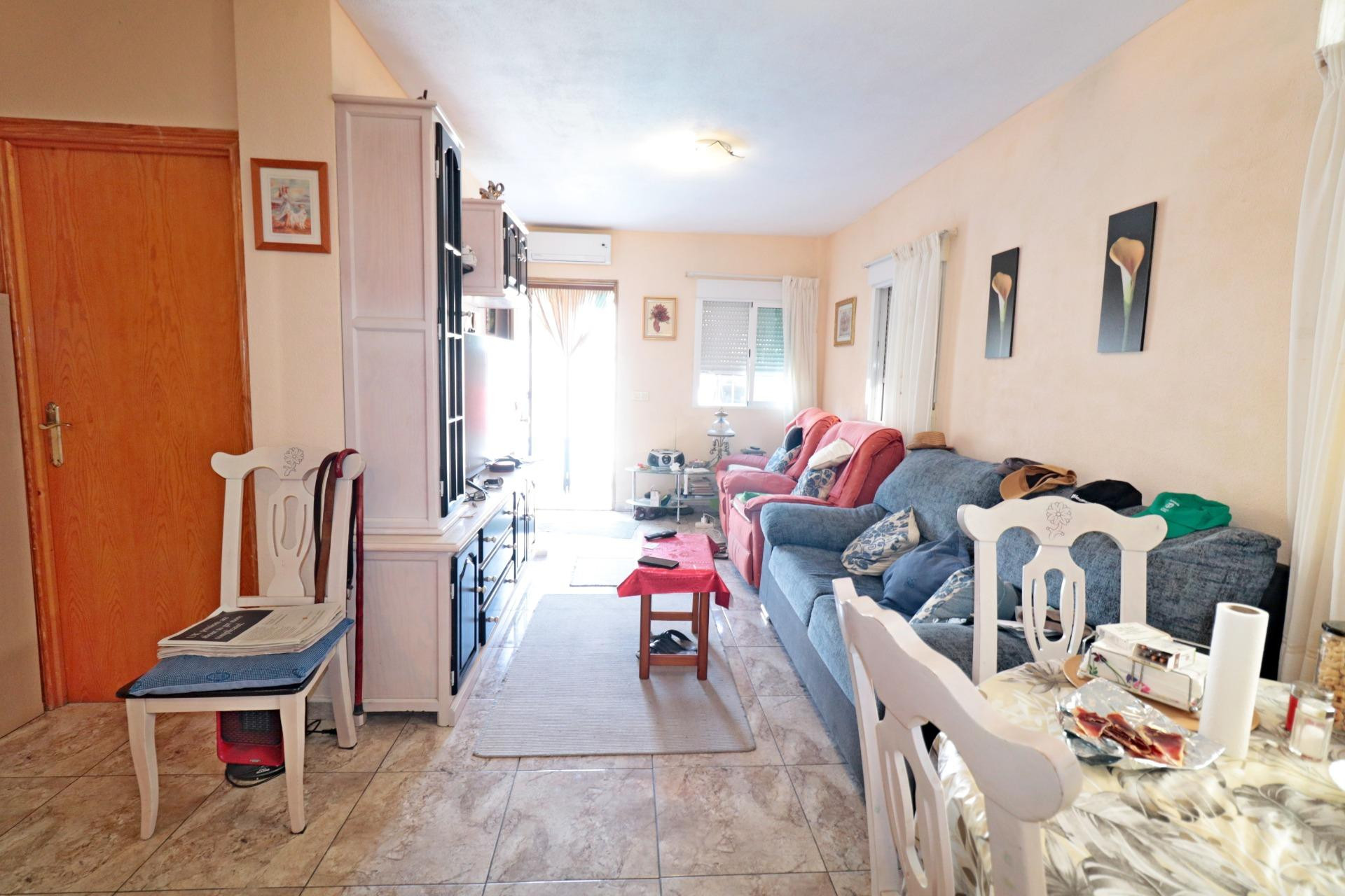 Herverkoop - Herenhuis -
Torrevieja - Torretas