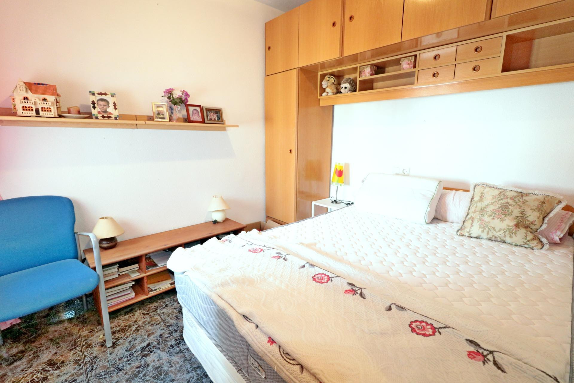 Herverkoop - Herenhuis -
Torrevieja - Torretas
