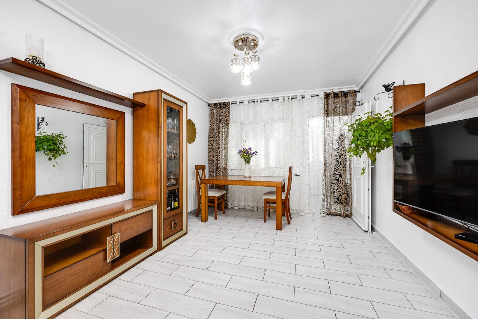 Herverkoop - Herenhuis -
Torrevieja