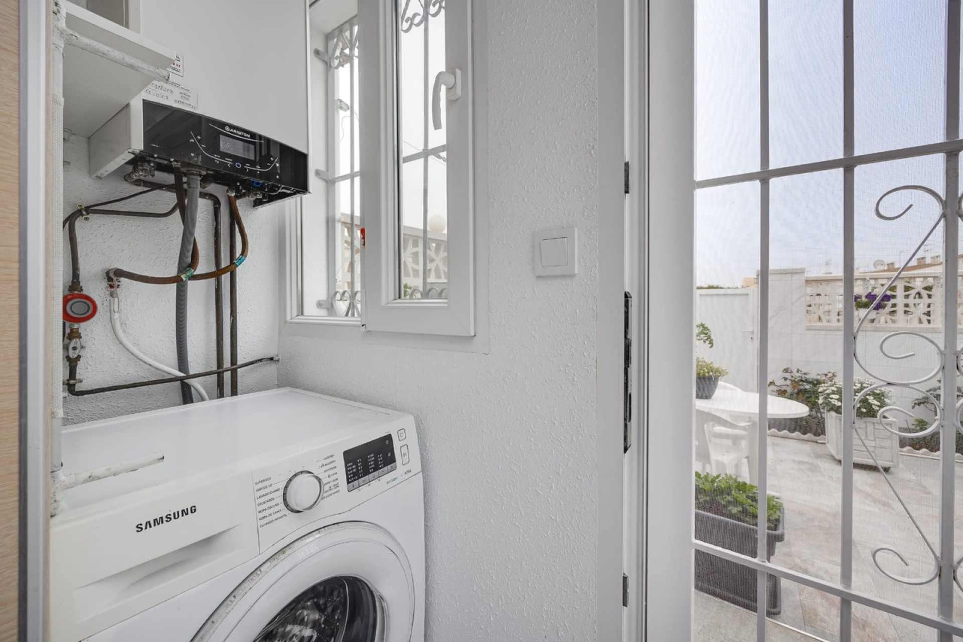 Herverkoop - Herenhuis -
Torrevieja