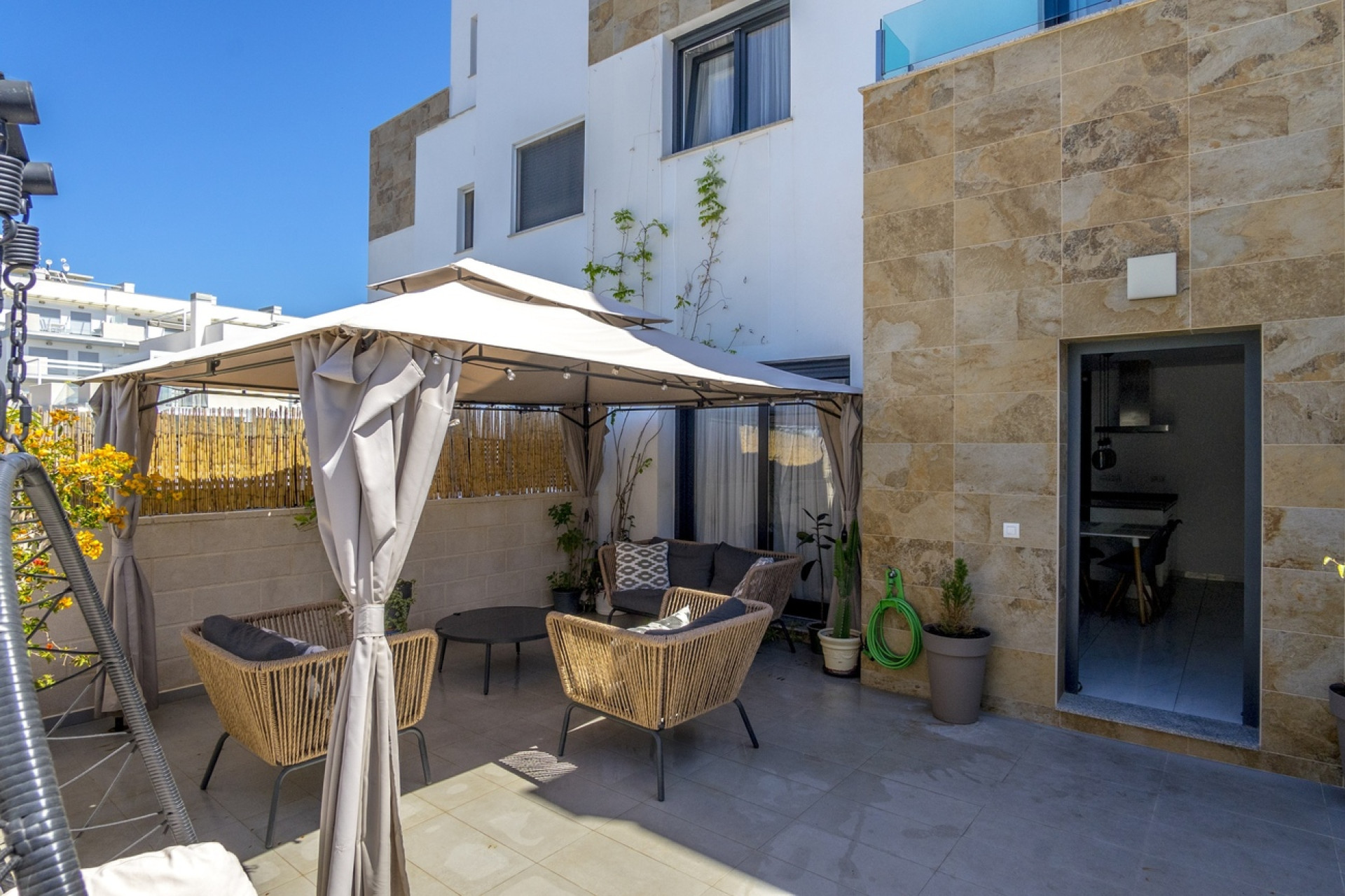 Herverkoop - Herenhuis -
Villamartín - Costa Blanca