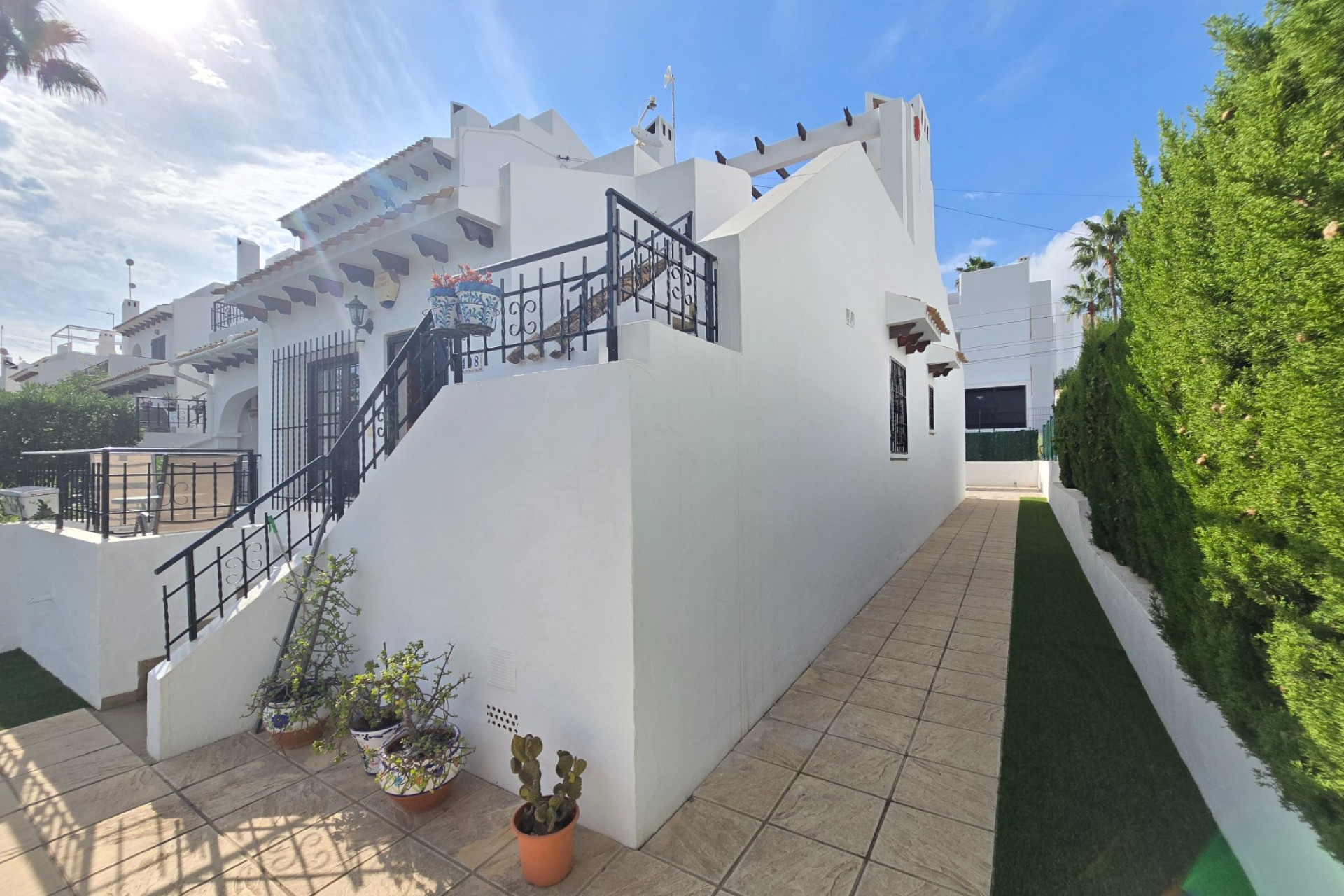 Herverkoop - Herenhuis -
Villamartín - Costa Blanca