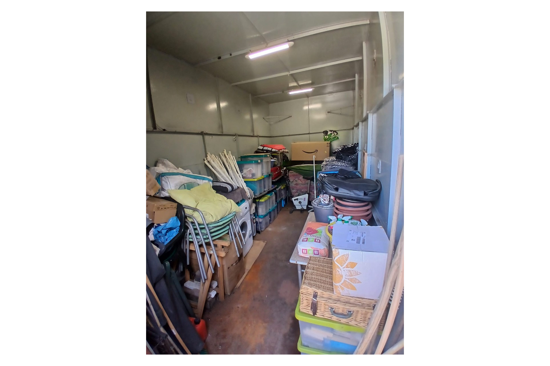 Herverkoop - Hippische installaties -
Zarra