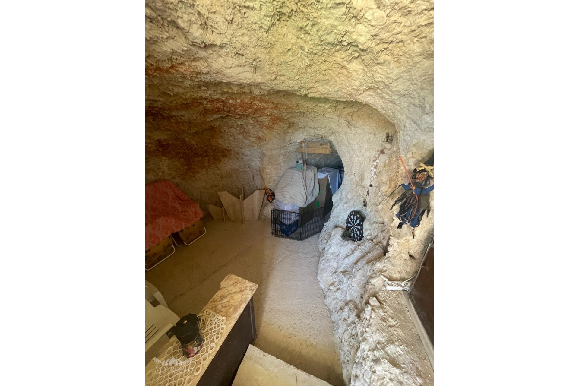 Herverkoop - Land -
Culebr&oacute;n - Culebr&oacute;n Alicante