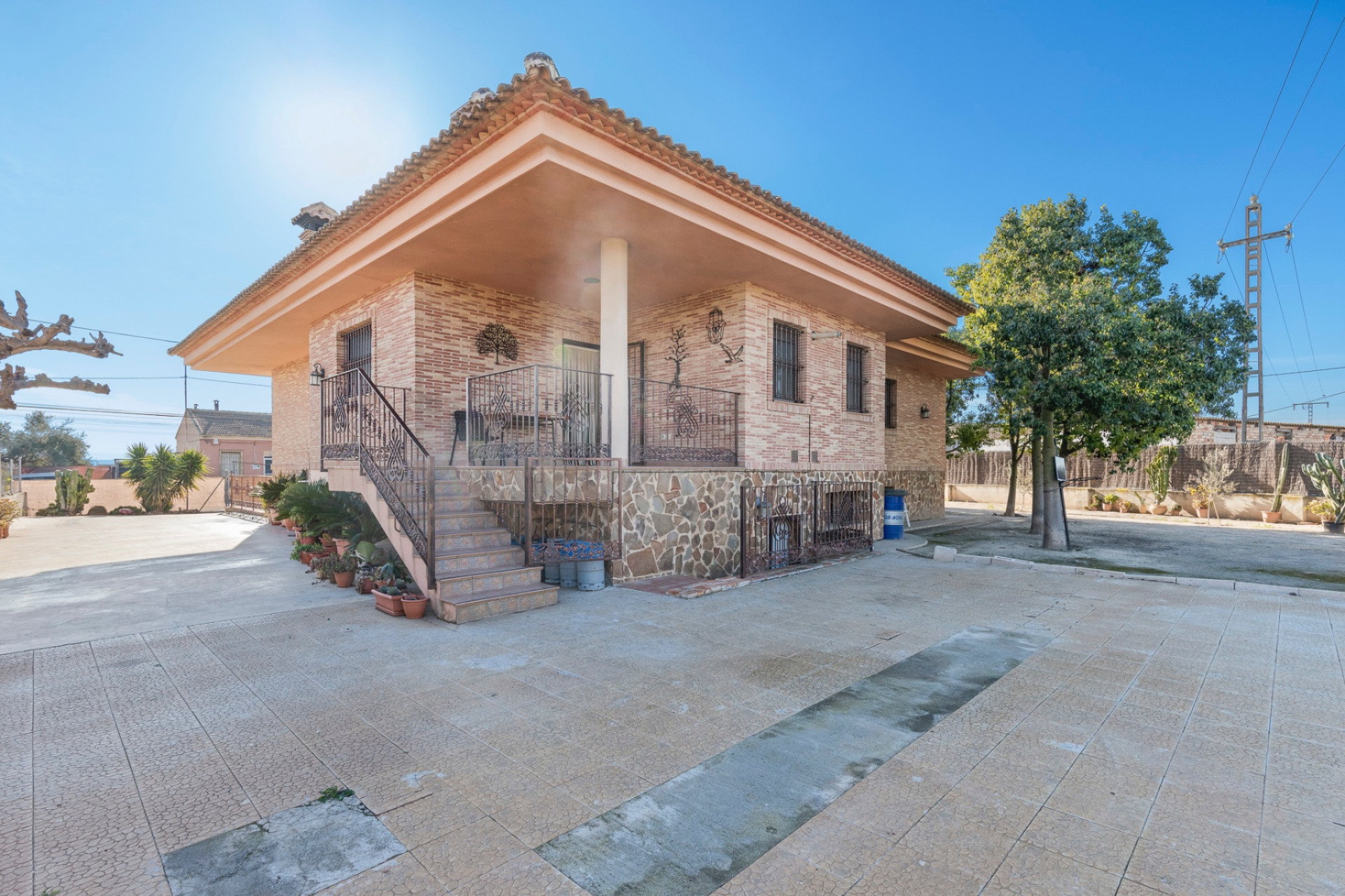 Herverkoop - Landhuis -
Beniel - Carretera de Beniel