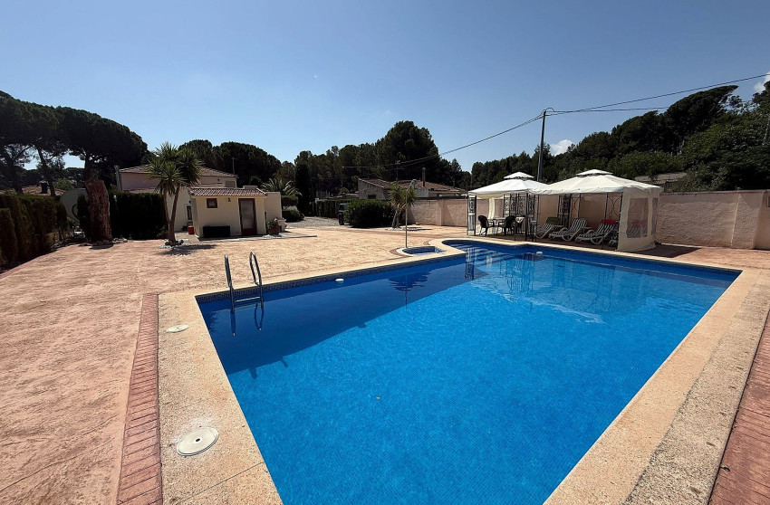 Herverkoop - Landhuis -
Castalla