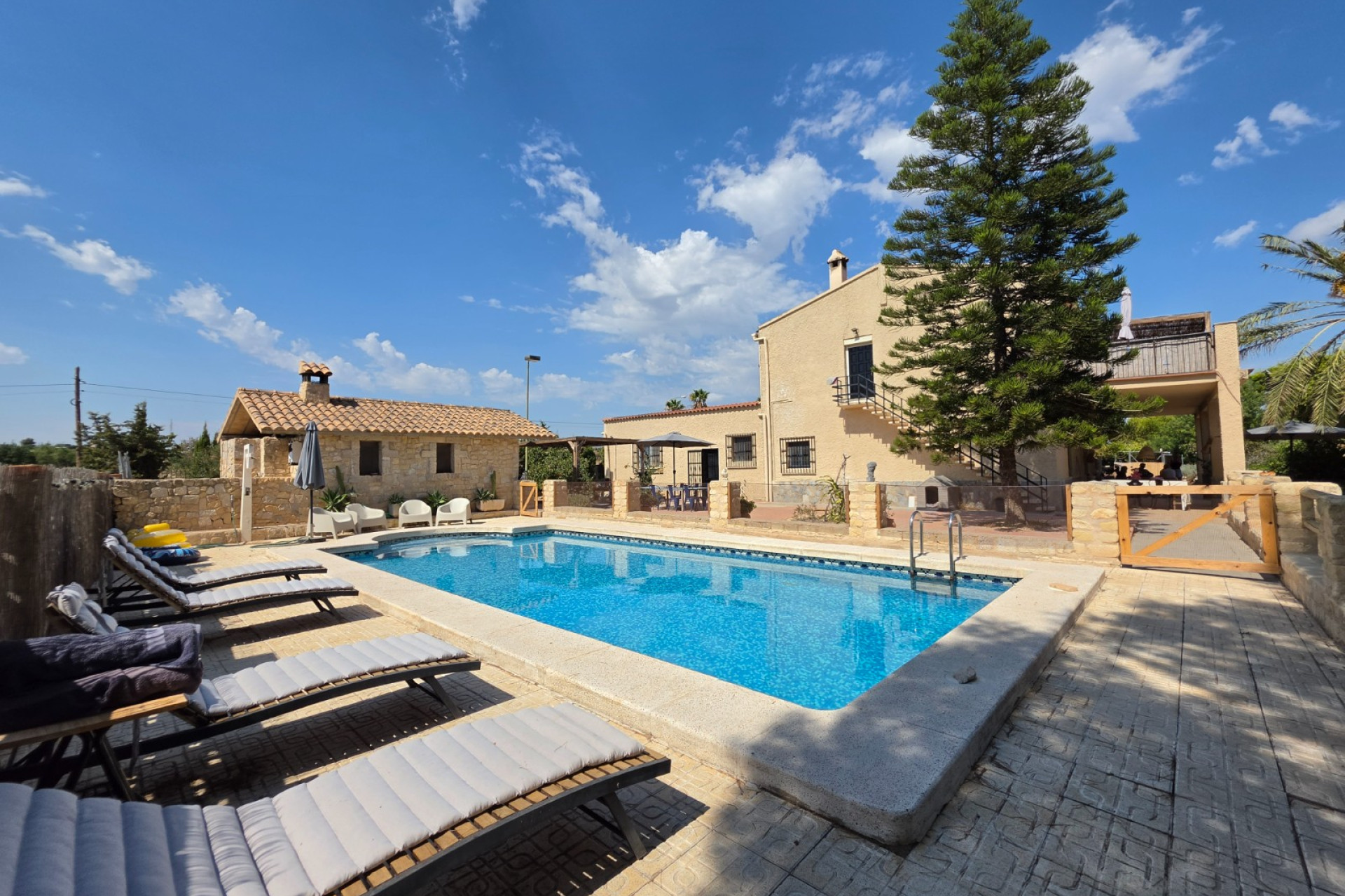 Herverkoop - Landhuis -
Elche - Costa Blanca