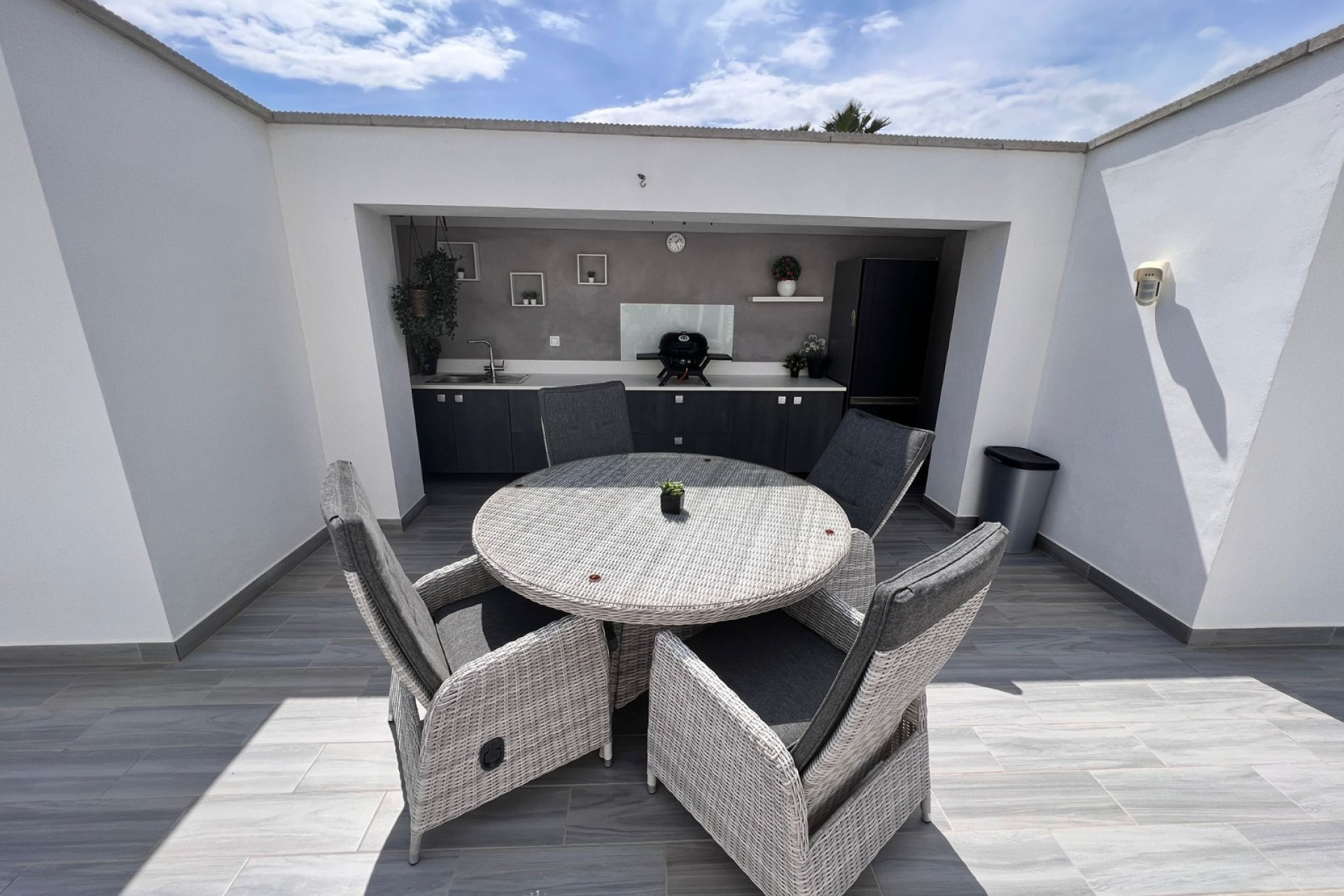 Herverkoop - Landhuis -
Elche - La Marina