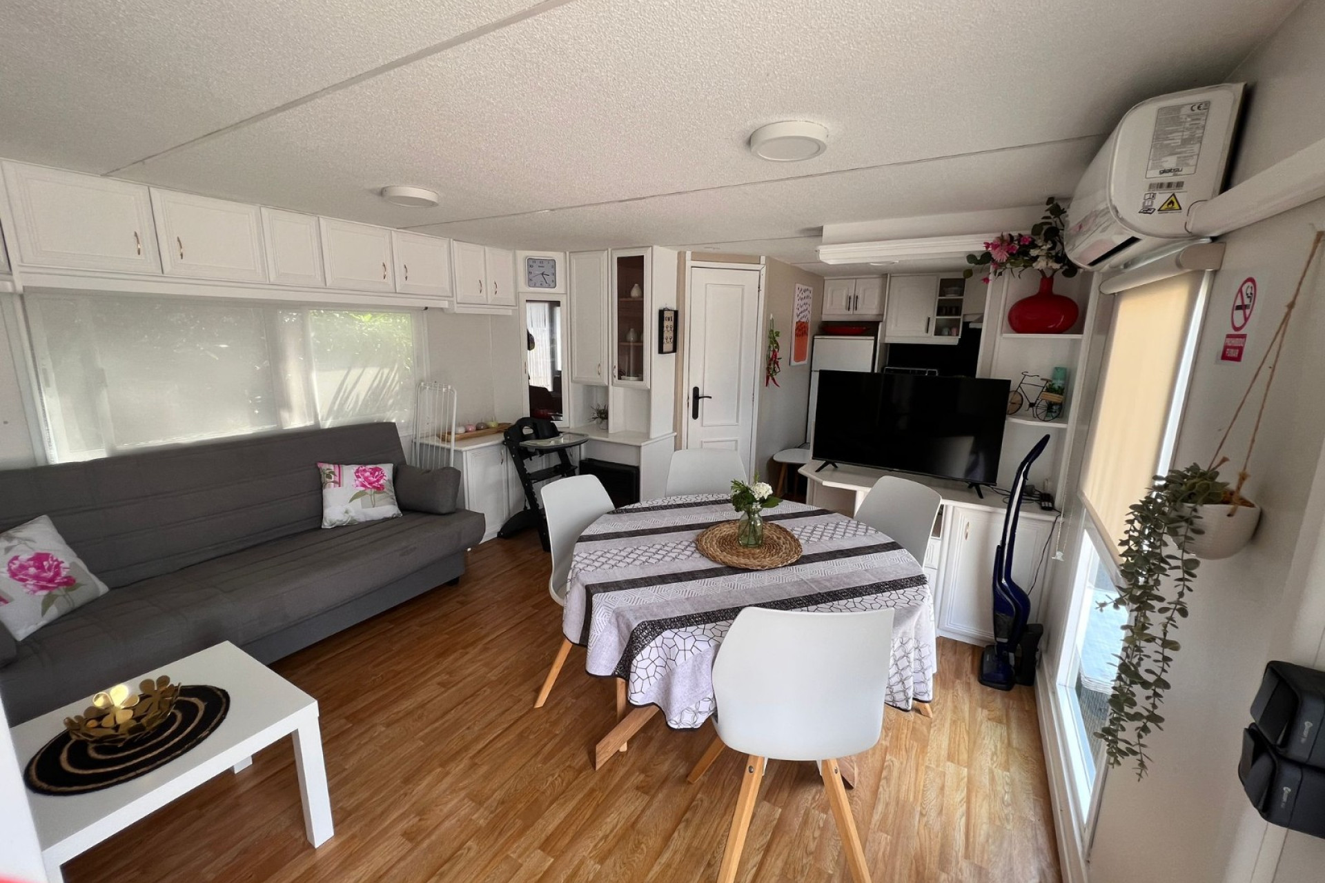 Herverkoop - Landhuis -
Elche - La Marina