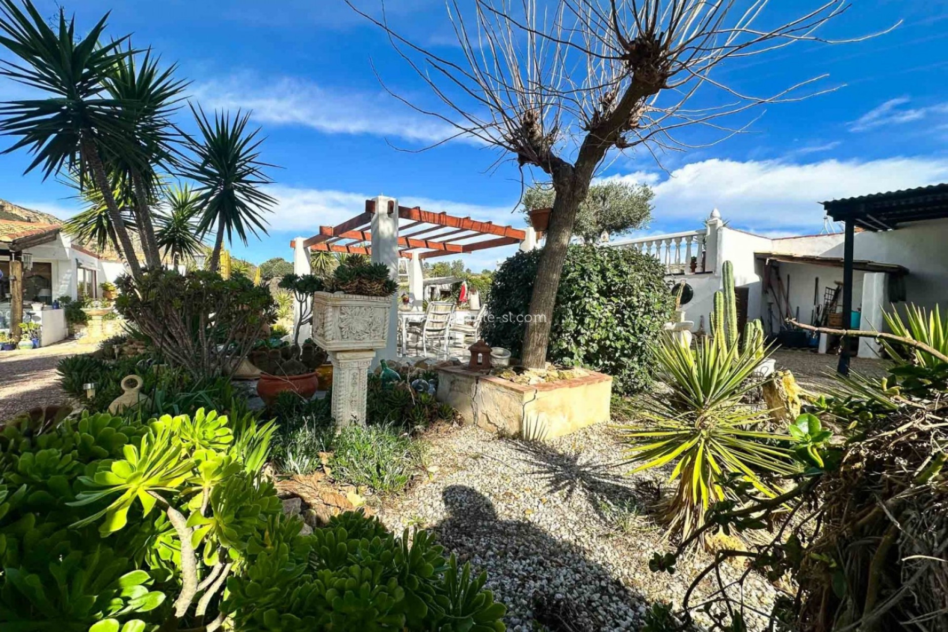 Herverkoop - Landhuis -
Hondón de las Nieves - HONDON DE LAS NIEVES