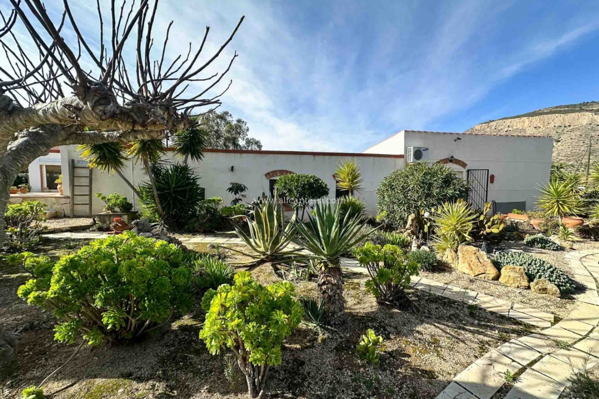 Herverkoop - Landhuis -
Hondón de las Nieves - HONDON DE LAS NIEVES