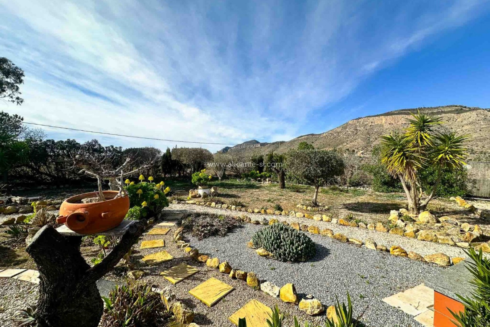 Herverkoop - Landhuis -
Hondón de las Nieves - HONDON DE LAS NIEVES