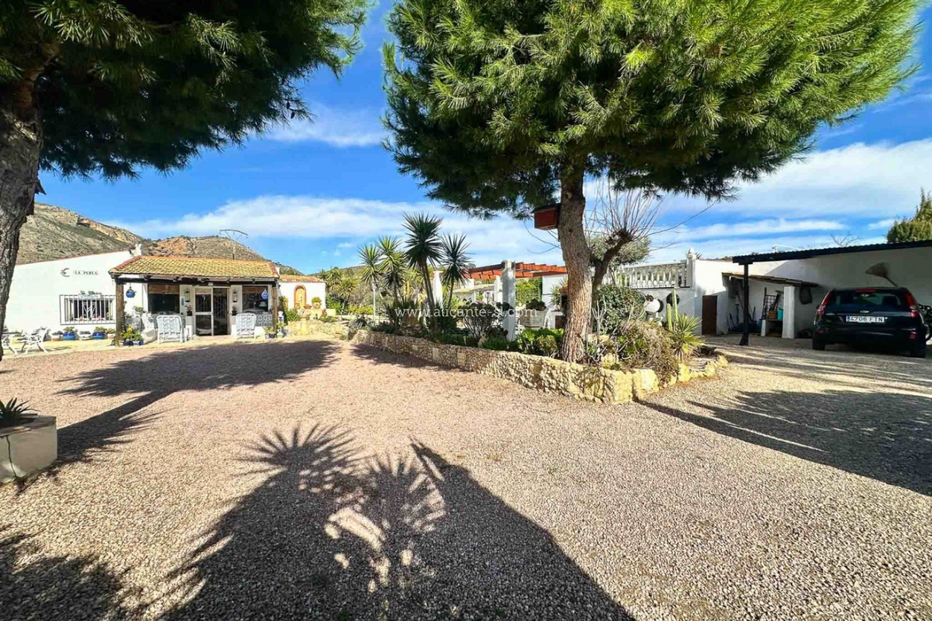 Herverkoop - Landhuis -
Hondón de las Nieves - HONDON DE LAS NIEVES