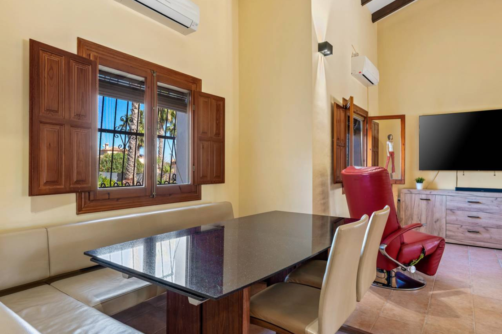 Herverkoop - Landhuis -
Rafal