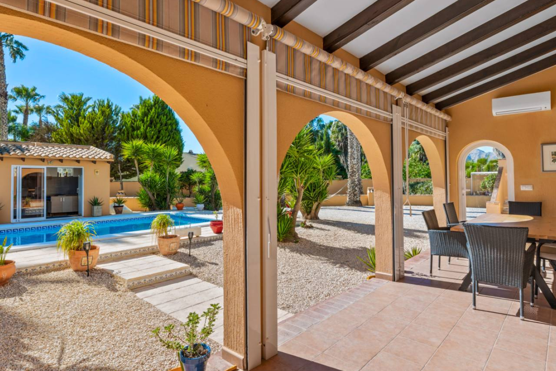 Herverkoop - Landhuis -
Rafal