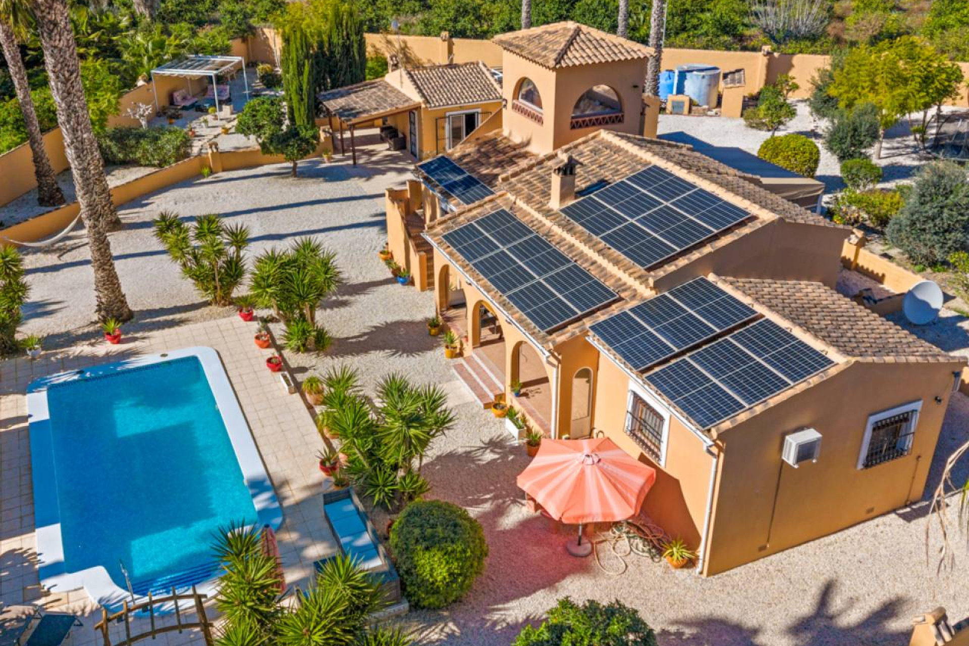 Herverkoop - Landhuis -
Rafal