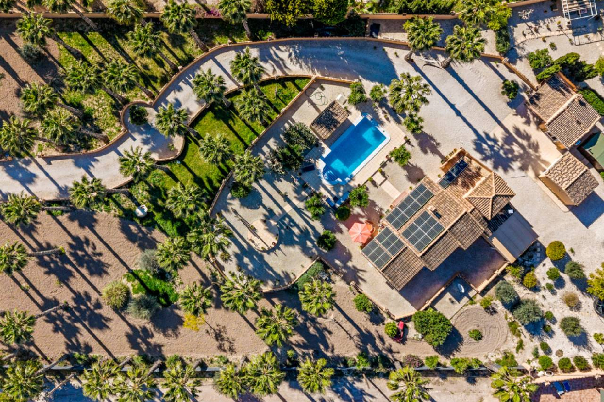 Herverkoop - Landhuis -
Rafal