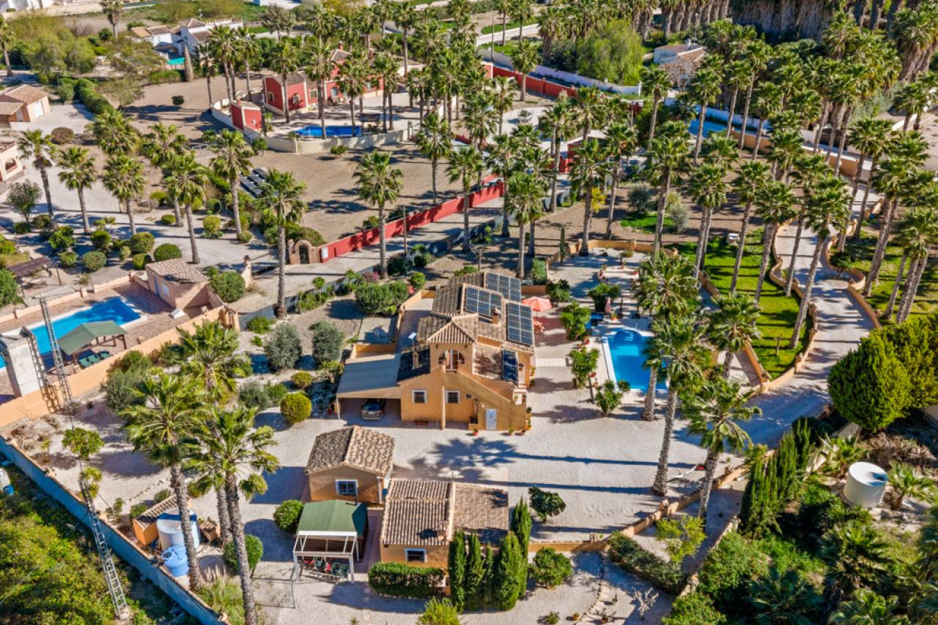 Herverkoop - Landhuis -
Rafal