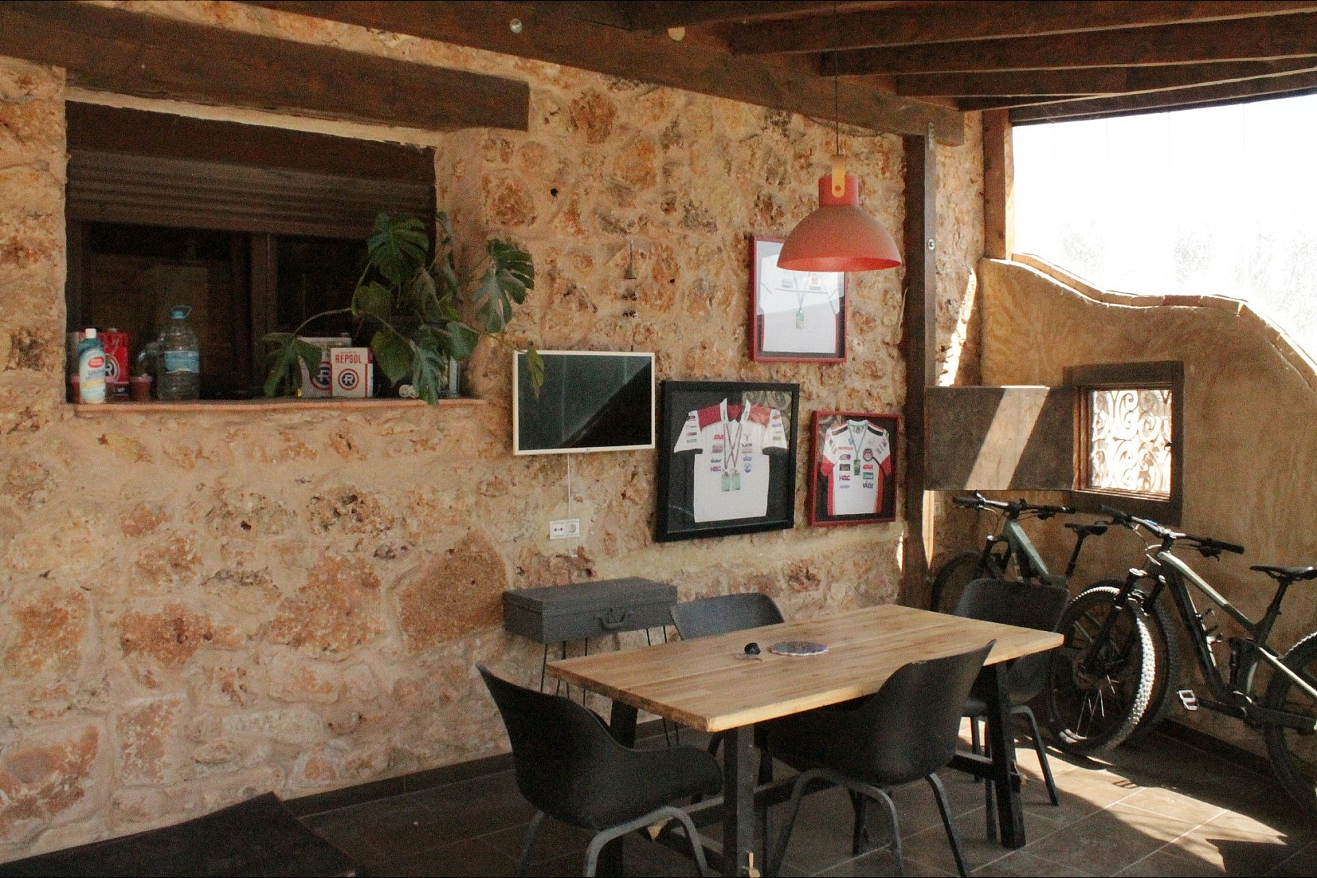 Herverkoop - Landhuis -
Villena