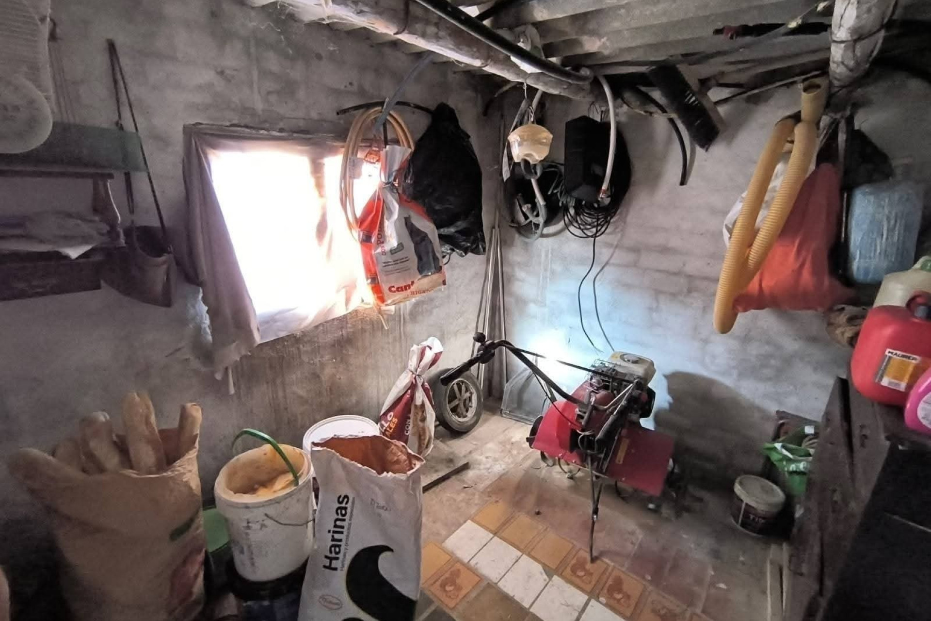 Herverkoop - Landhuis -
Yecla