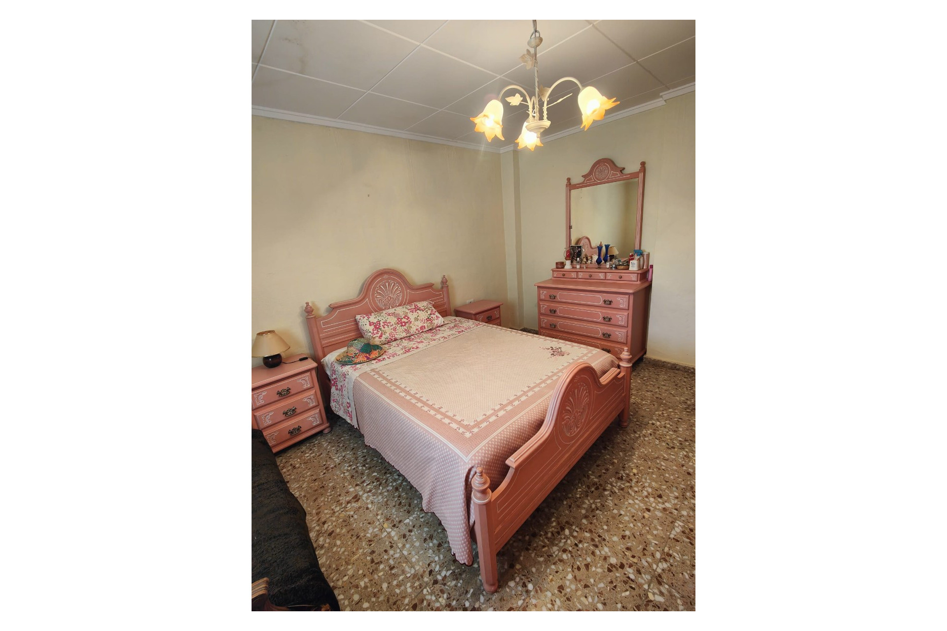 Herverkoop - Landhuis -
Yecla