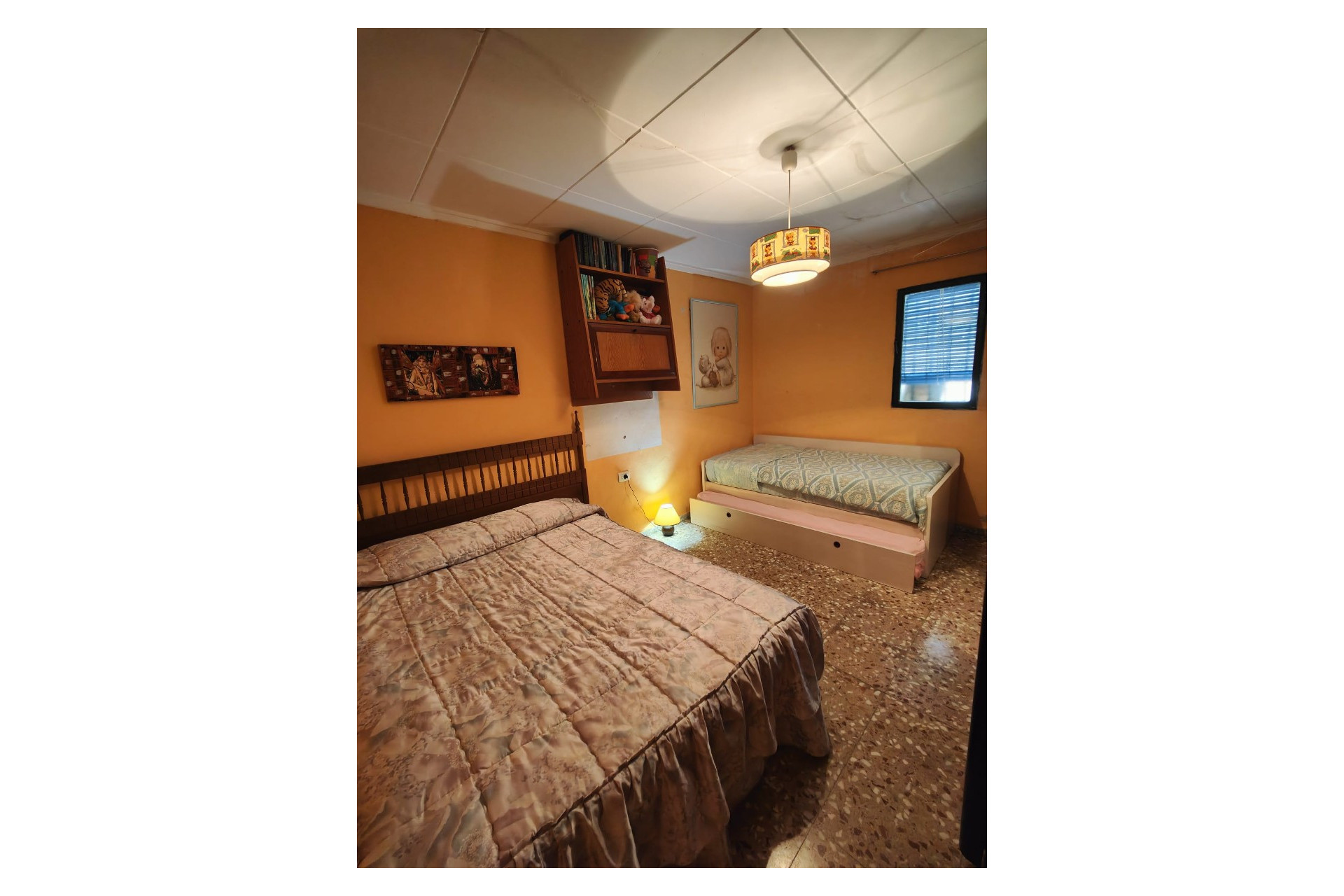 Herverkoop - Landhuis -
Yecla