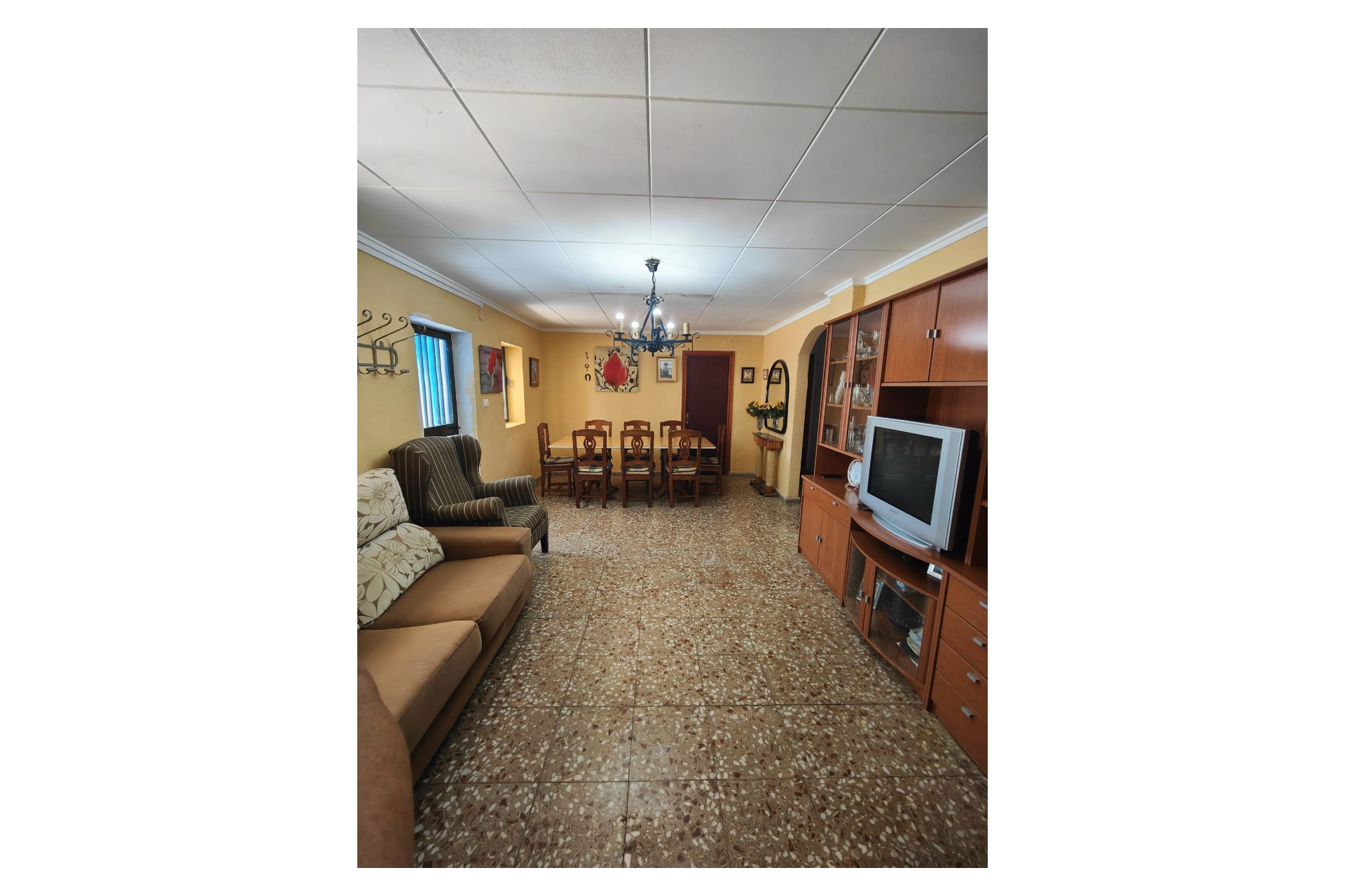 Herverkoop - Landhuis -
Yecla