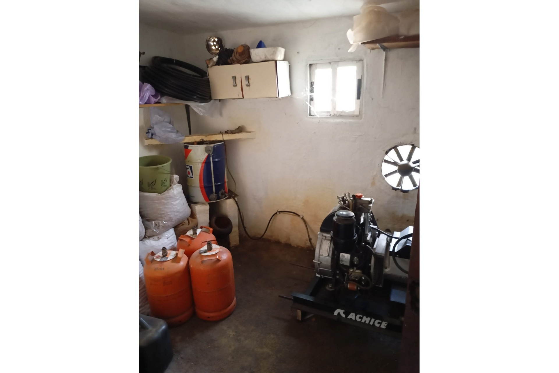 Herverkoop - Landhuis -
Yecla