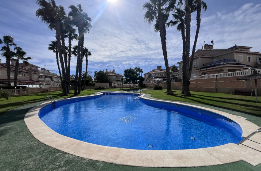 Herverkoop - Penthouse -
Playa Flamenca