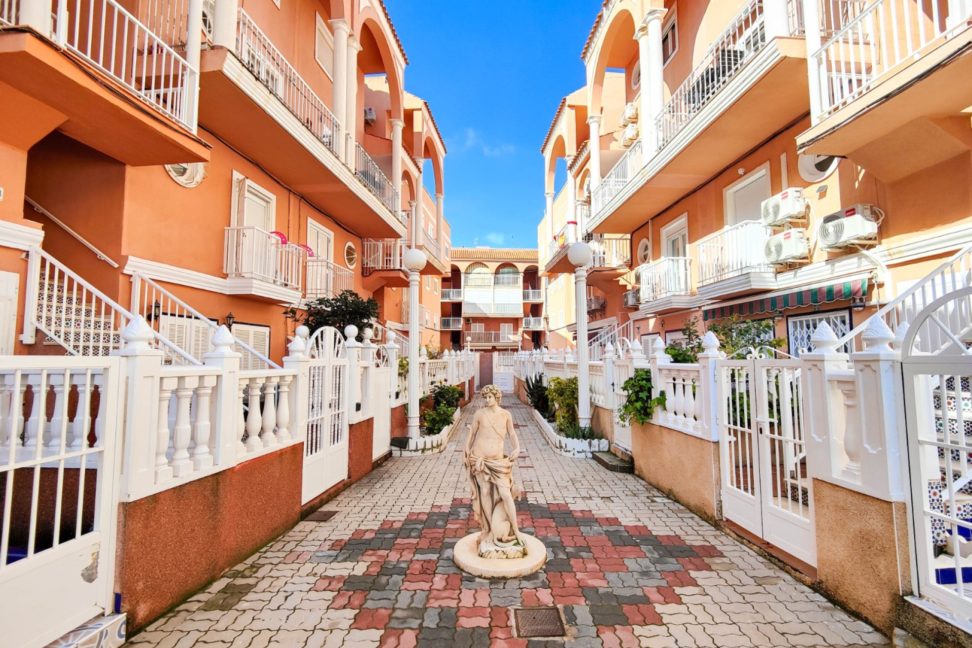Herverkoop - Penthouse -
Torrevieja - Costa Blanca