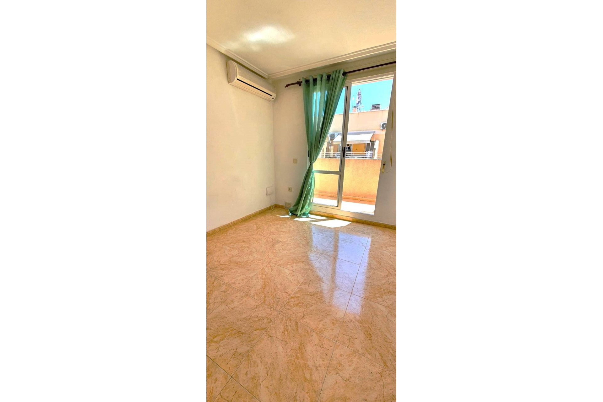 Herverkoop - Penthouse -
Torrevieja - Playa de los Locos