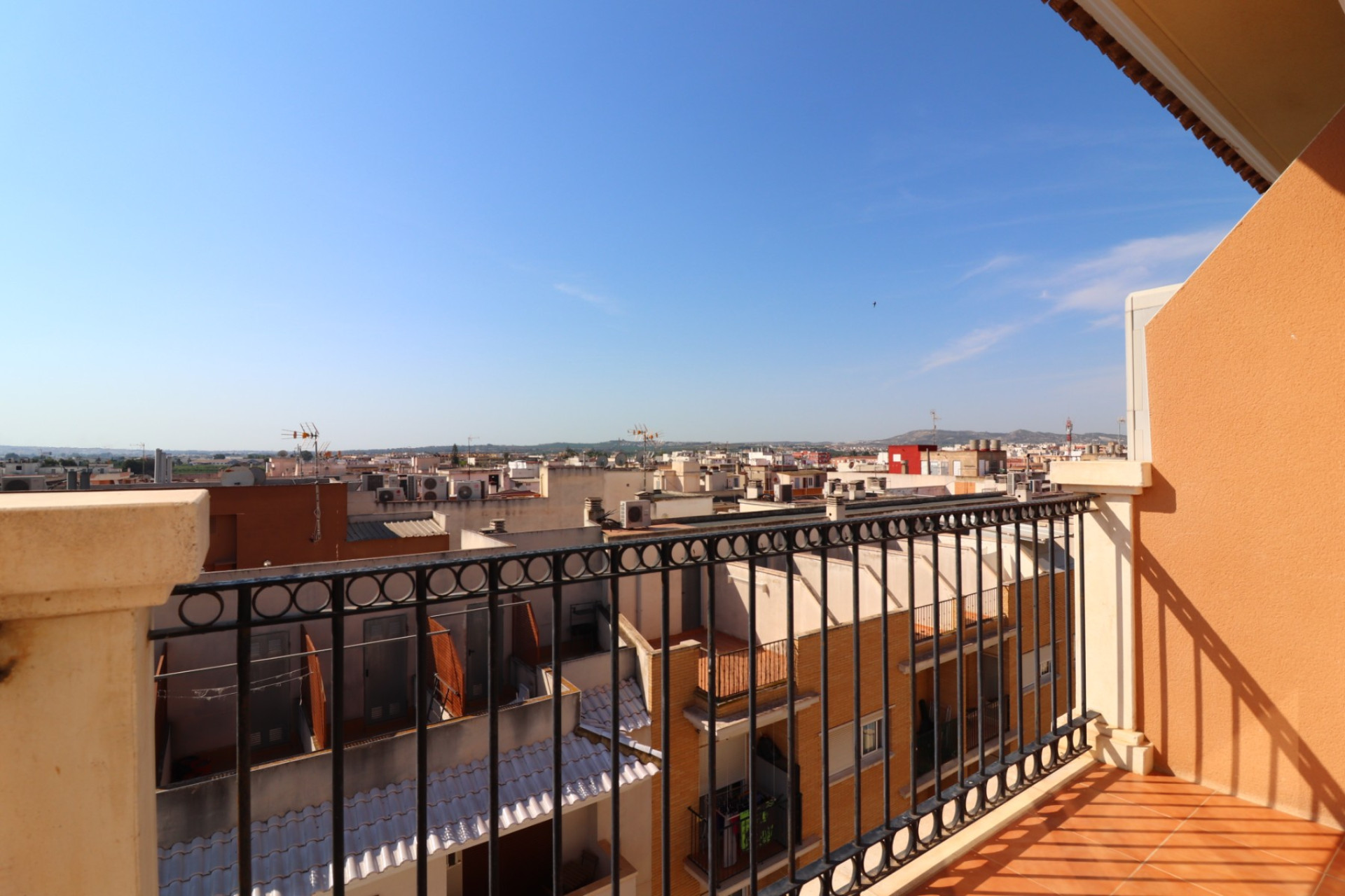 Herverkoop - Plat -
Almoradi - Almoradi - Town