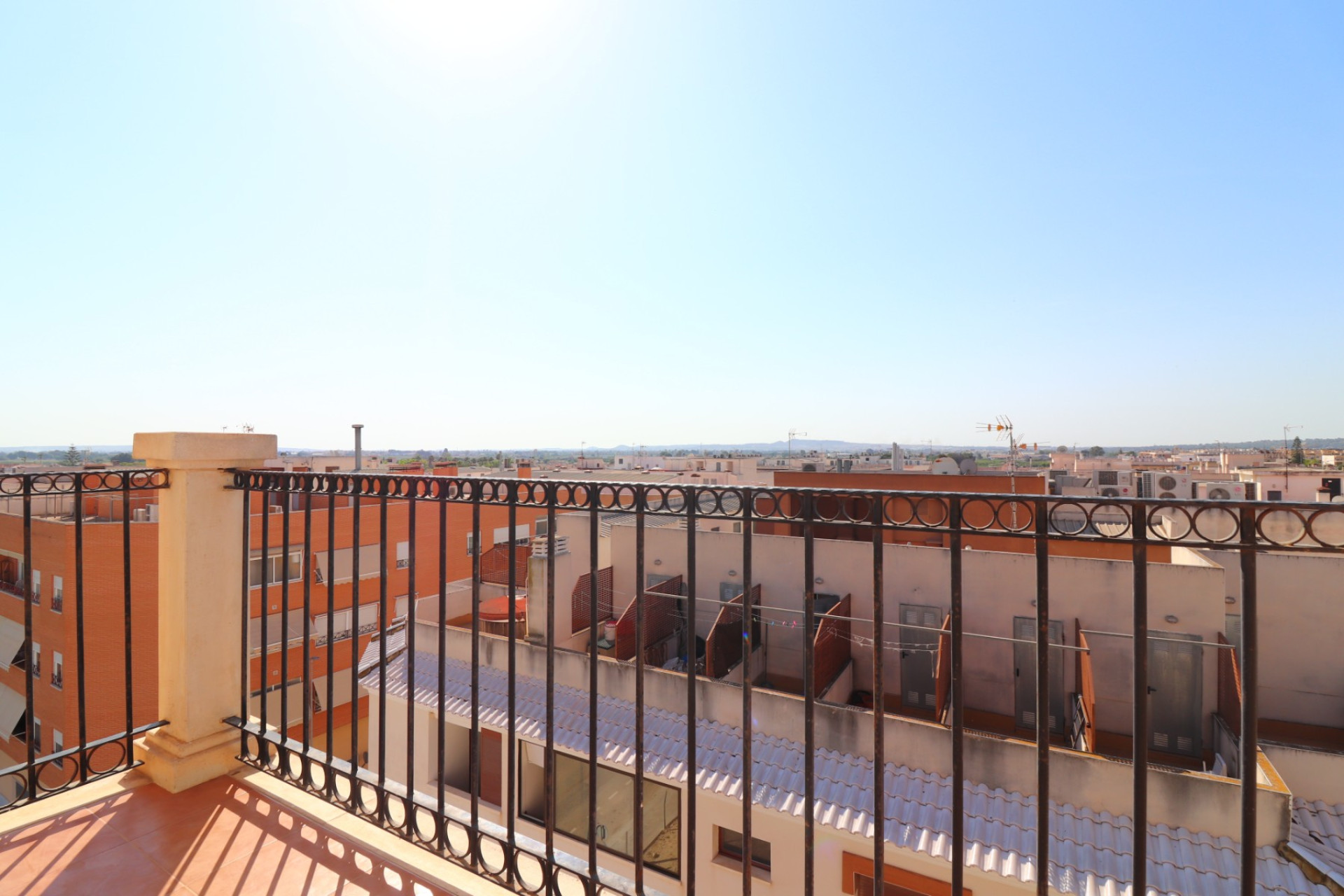 Herverkoop - Plat -
Almoradi - Almoradi - Town