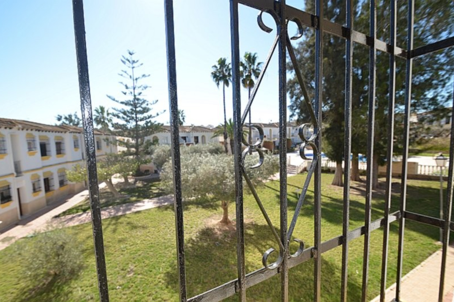 Herverkoop - Plat -
Blue Lagoon - Costa Blanca