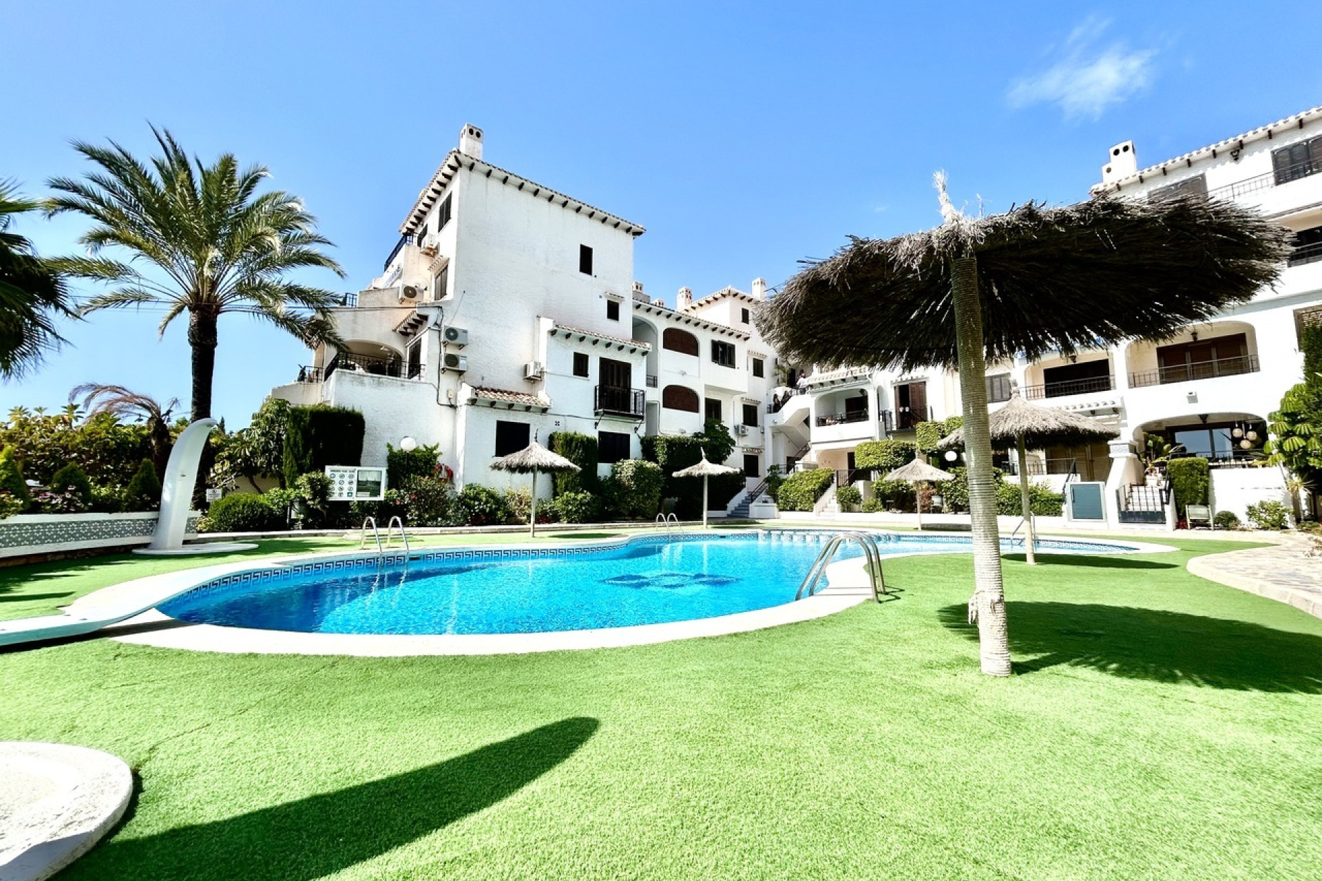 Herverkoop - Plat -
Cabo Roig - Costa Blanca