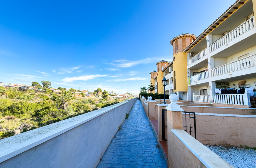 Herverkoop - Plat -
Cabo Roig