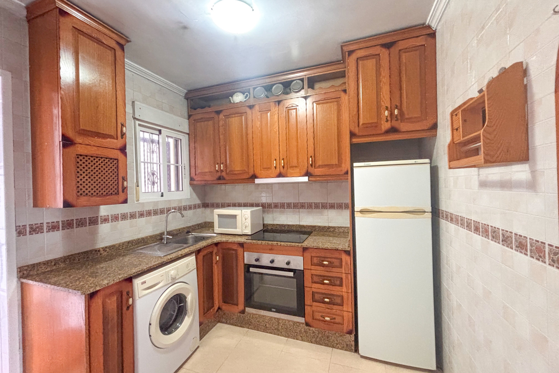Herverkoop - Plat -
Cabo Roig