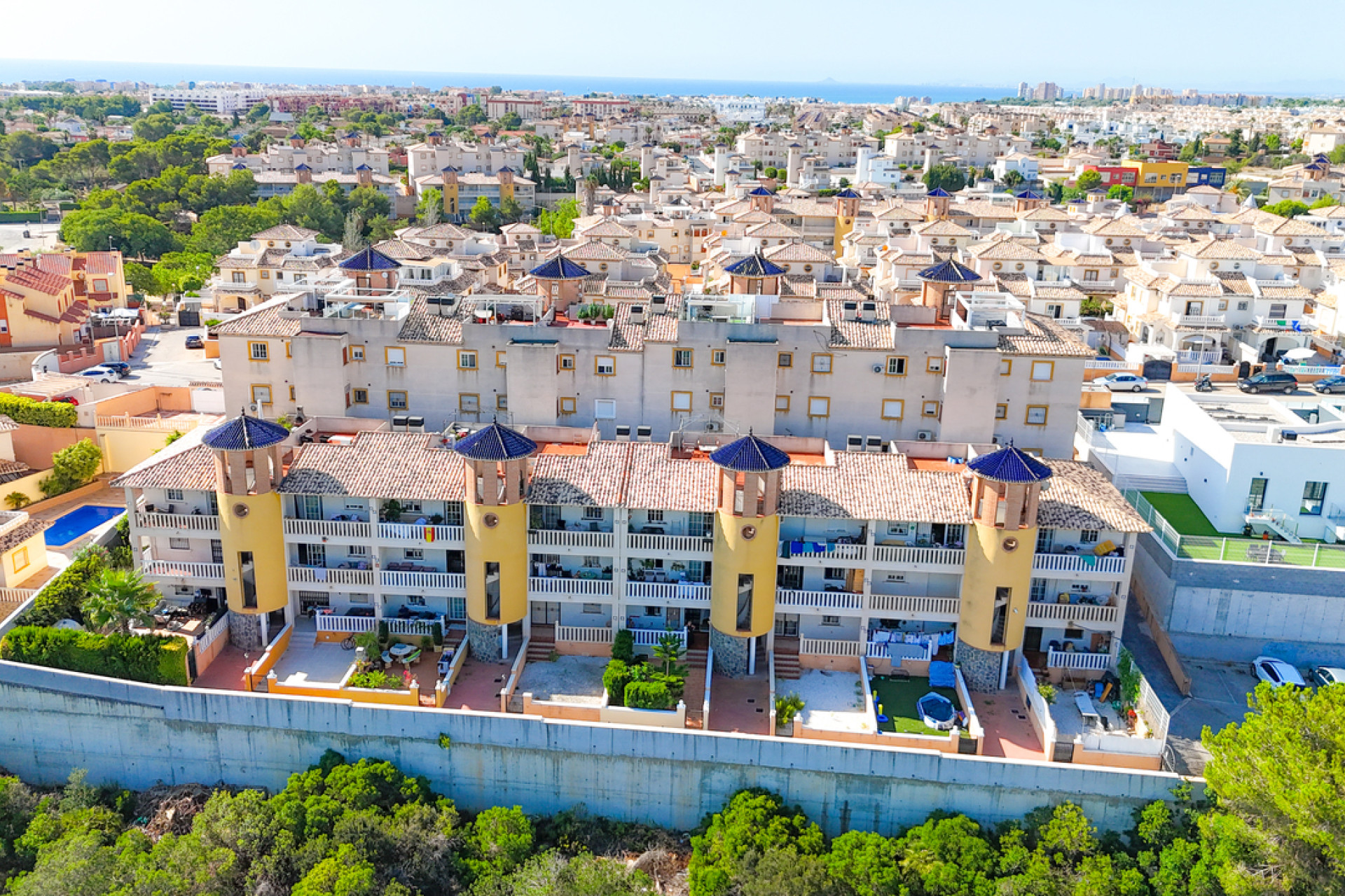 Herverkoop - Plat -
Cabo Roig