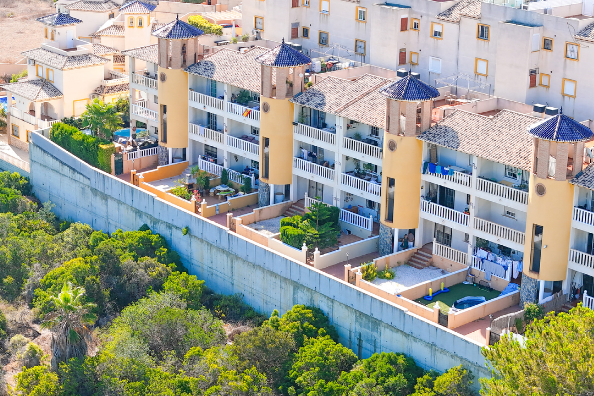 Herverkoop - Plat -
Cabo Roig