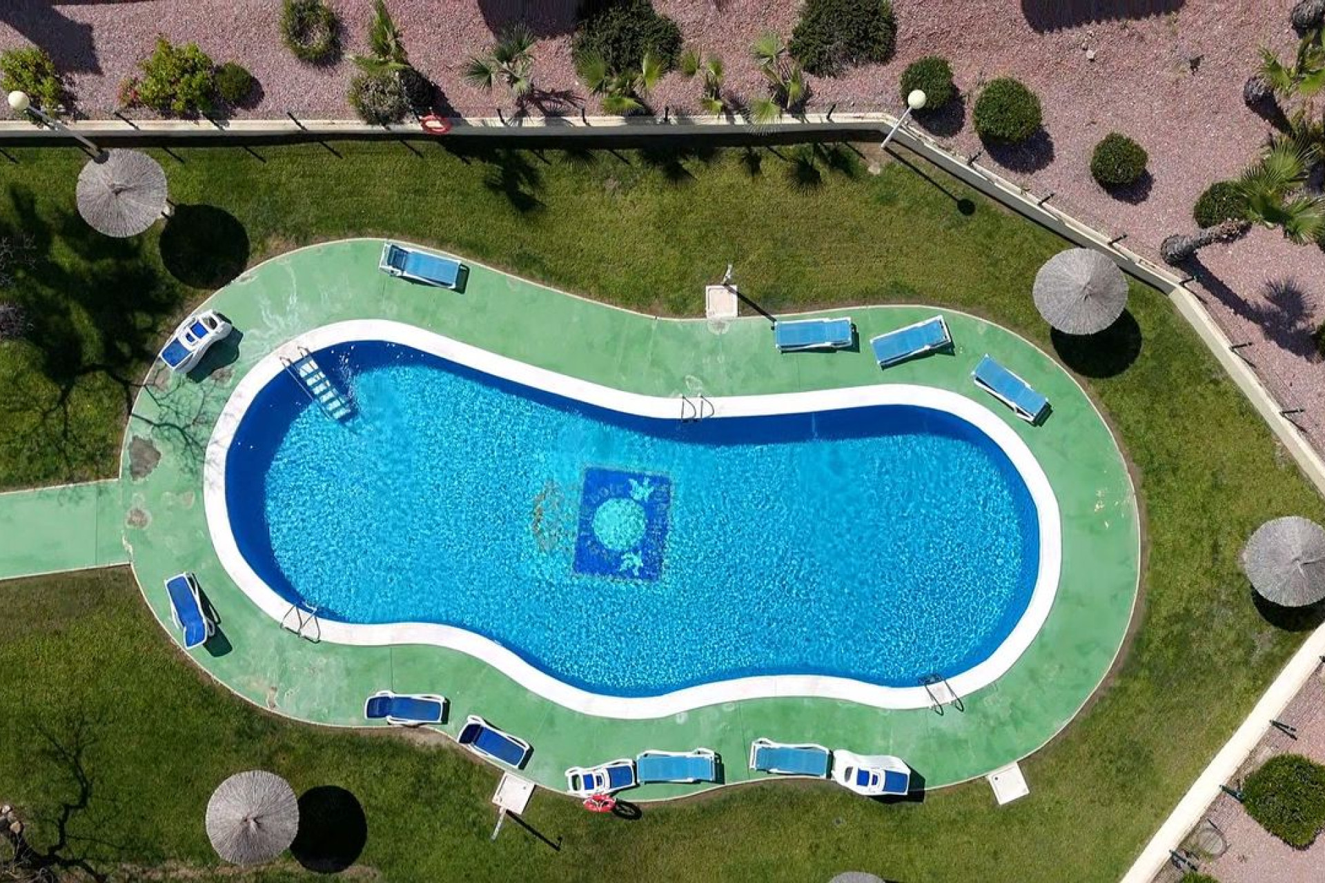 Herverkoop - Plat -
Campoamor - Campoamor R-5