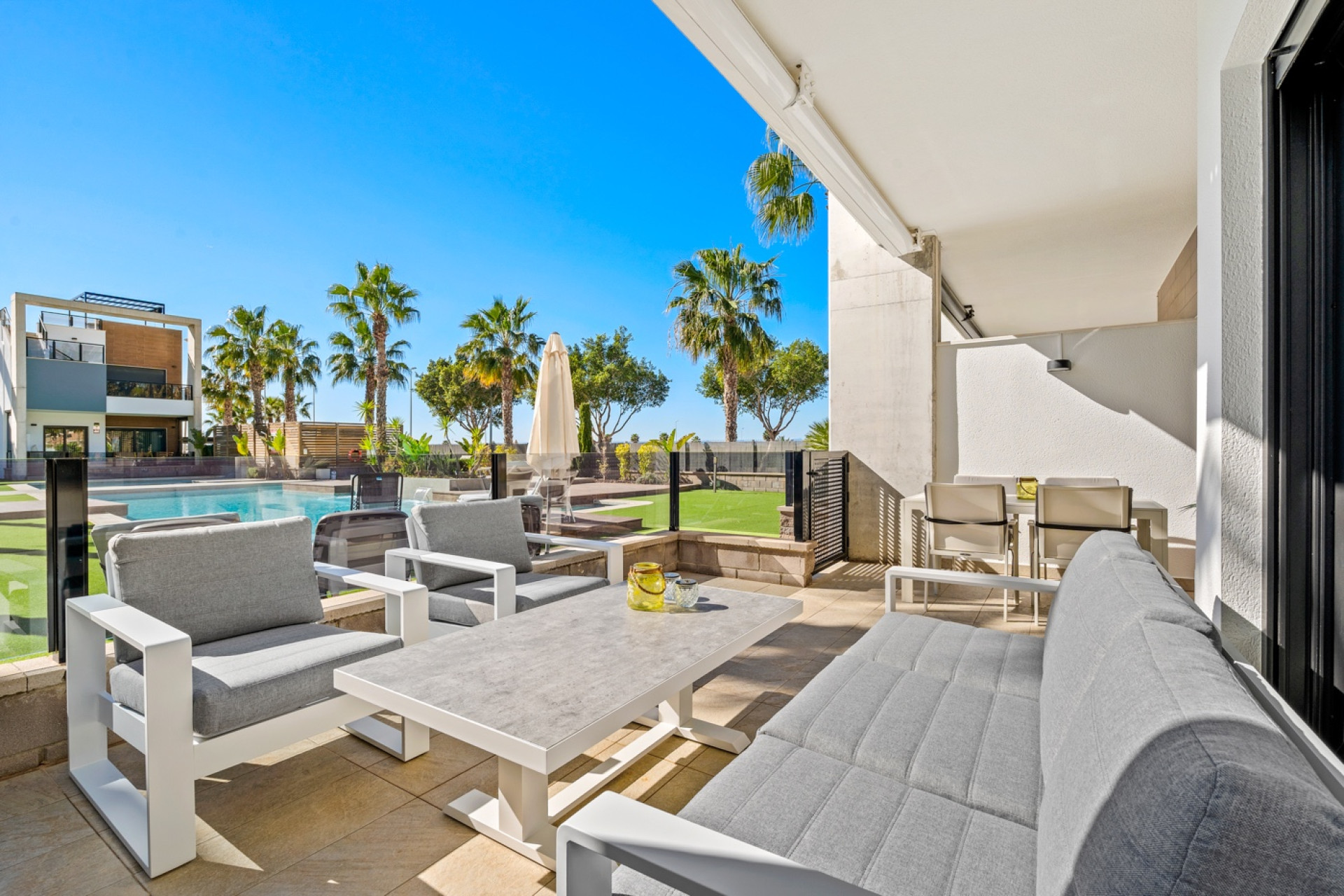 Herverkoop - Plat -
Guardamar del Segura - Costa Blanca
