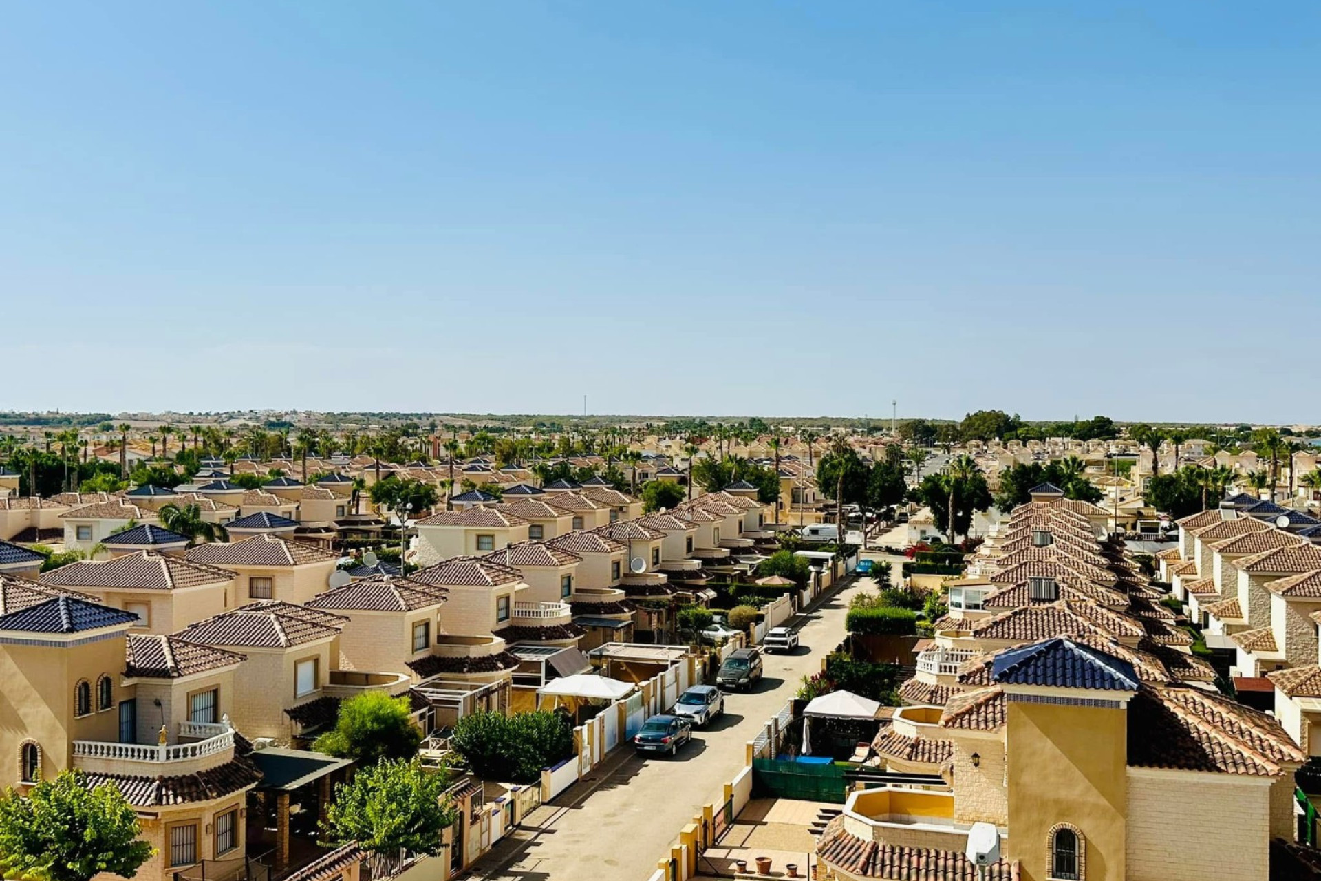 Herverkoop - Plat -
Guardamar del Segura - El Raso