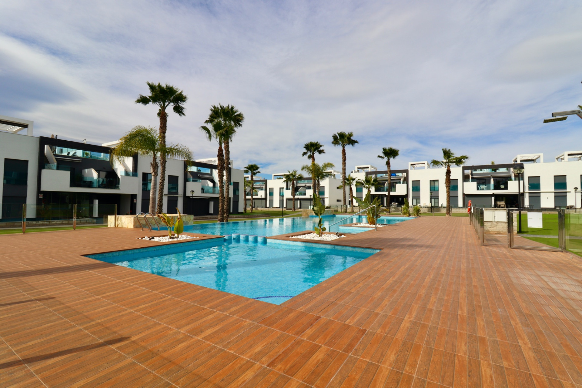 Herverkoop - Plat -
Guardamar del Segura - Guardamar - El Raso