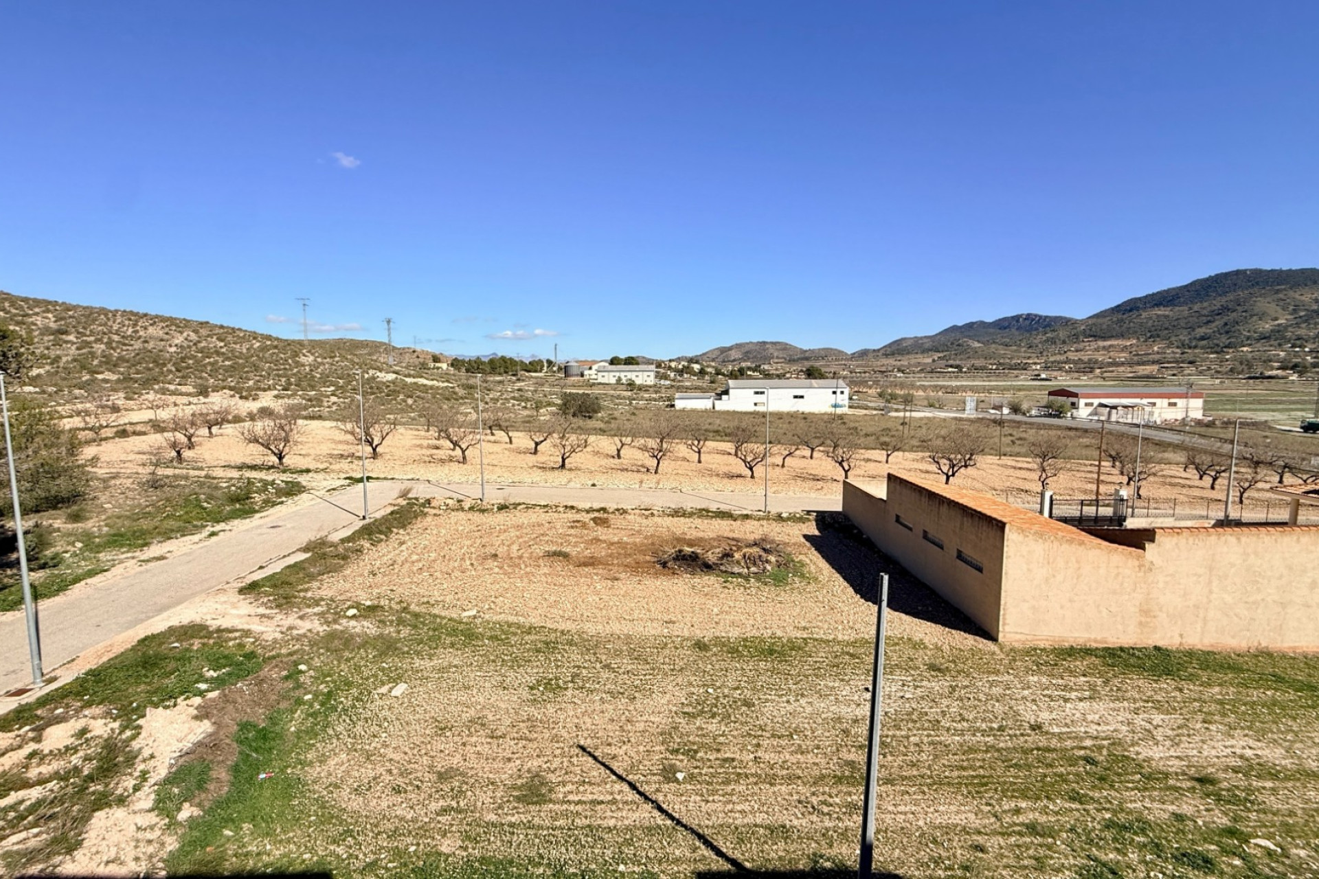 Herverkoop - Plat -
Hondón de los Fráiles