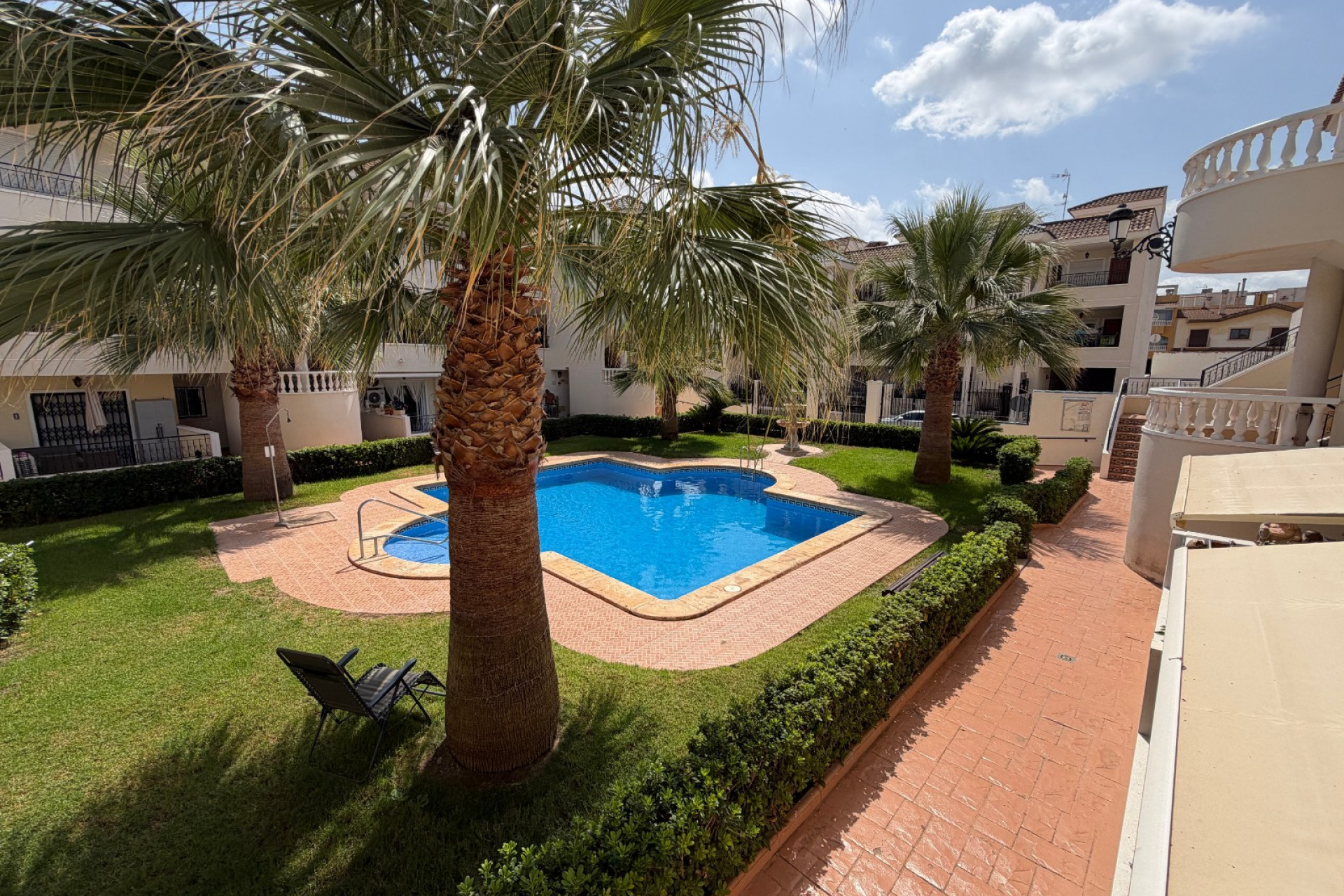 Herverkoop - Plat -
Jacarilla - Inland