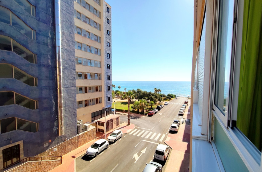 Herverkoop - Plat -
La Mata