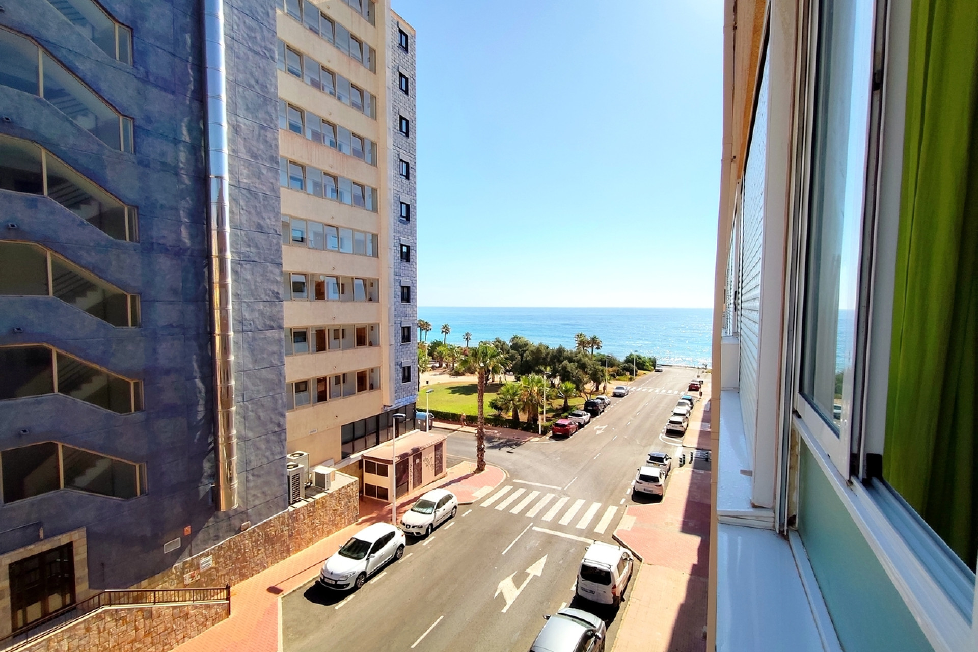 Herverkoop - Plat -
La Mata