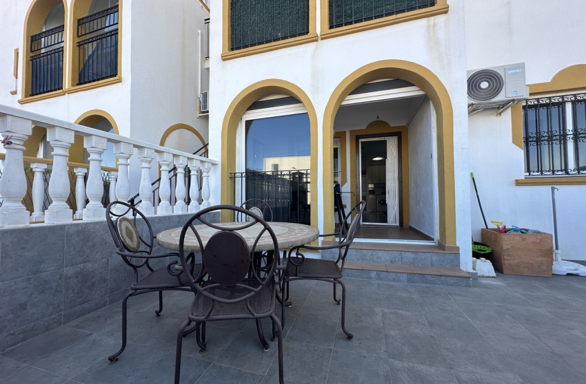 Herverkoop - Plat -
La Zenia